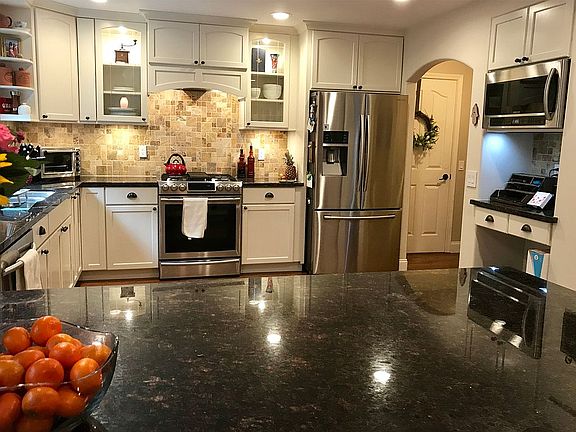 4th image of 6459 Hidden Oaks Ln
