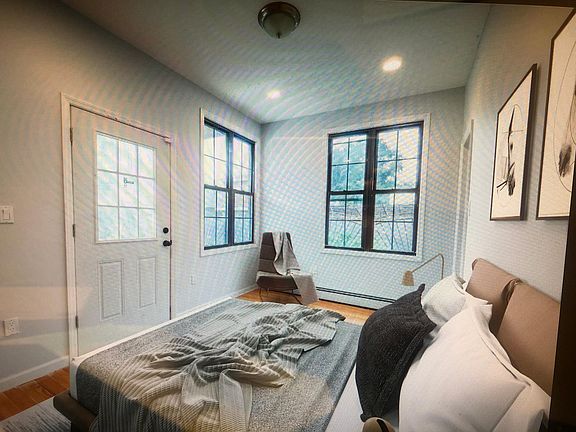4th image of 100-38 200th St Floor 2