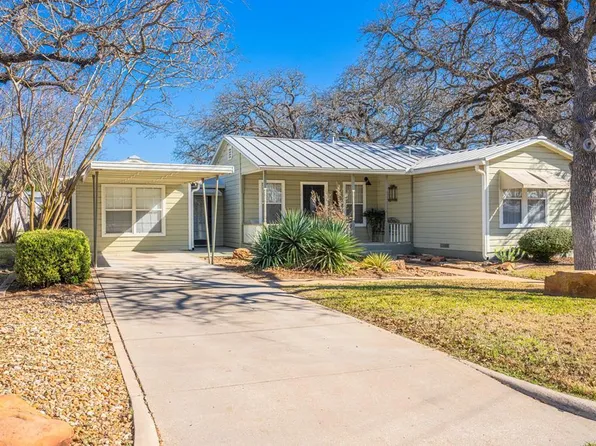 110 Beverly Dr, Fredericksburg, TX 78624