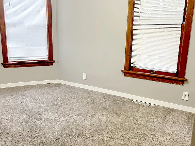 816 Avenue A — Photo 1
