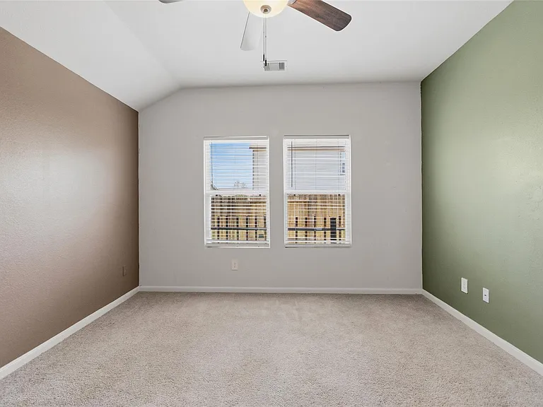 111 Bering Dr — Photo 11