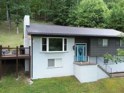 65 Orchard Ave, Montgomery, WV, 25136