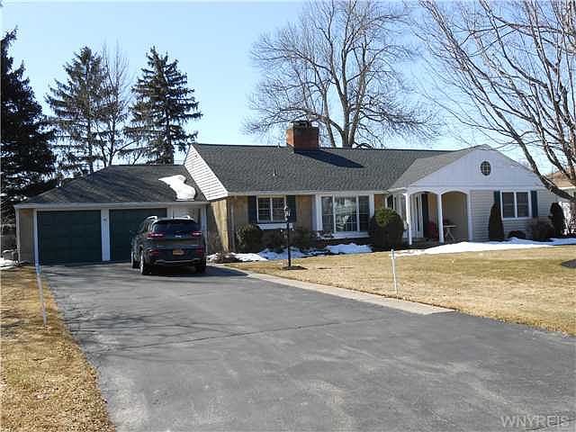 1st image of 94 Dawnbrook Ln
