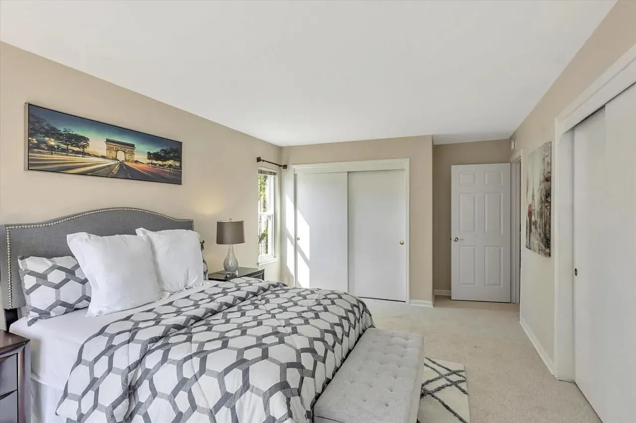 3 bed, 2.5 bath, 1640 sqft, $1,500 — Photo 1