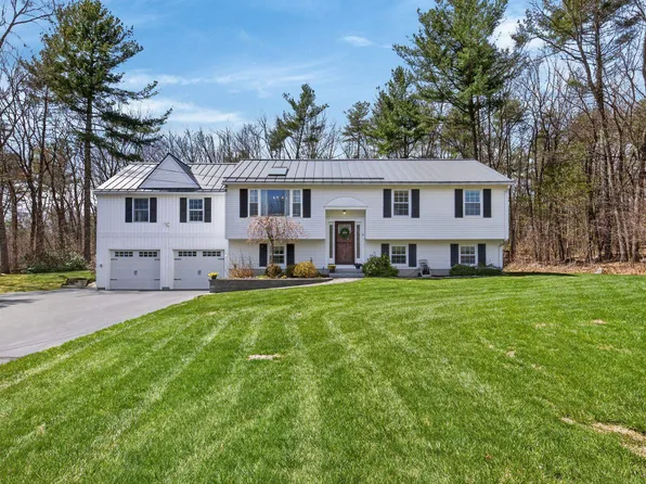 5 Maureen Lane, Hudson, NH 03051