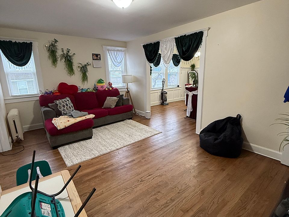 1st image of 275 Greylock Pkwy APT 1