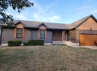 3011 Younger Dr, Harrisonville, MO 64701