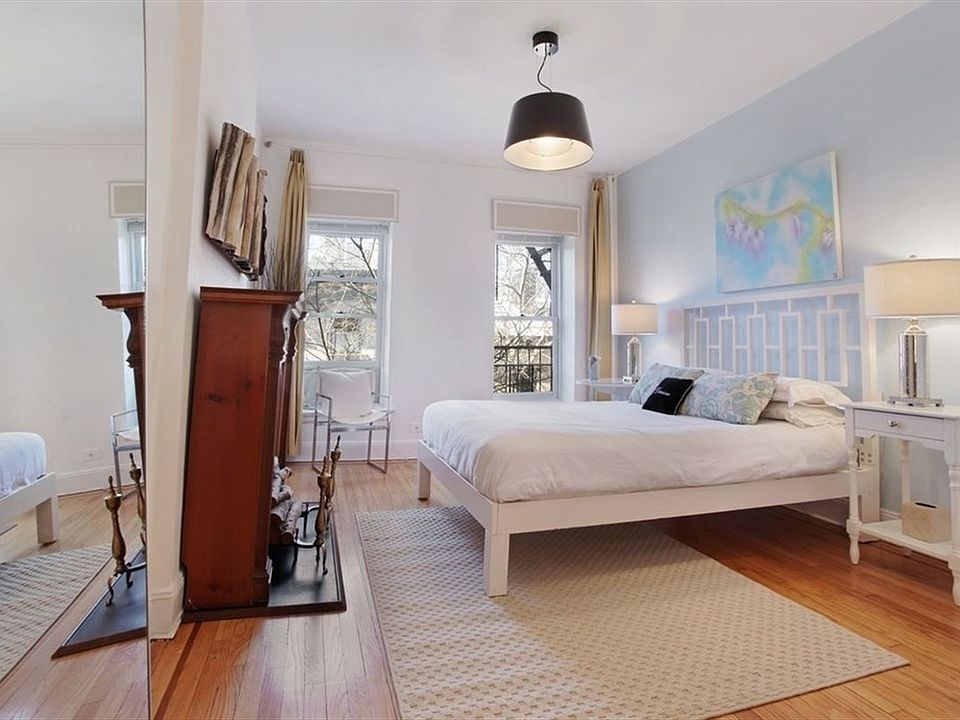 2nd image of 29 Willow St APT 4R