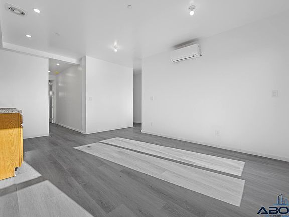 5th image of 324 Central Ave #5C