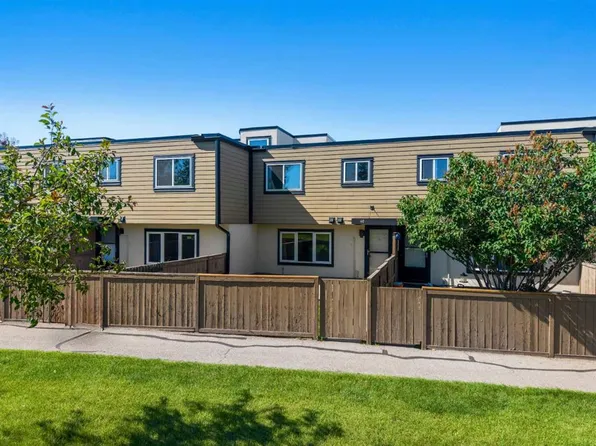 3809 N 45th St SW #40, Calgary, AB T3E 3H4