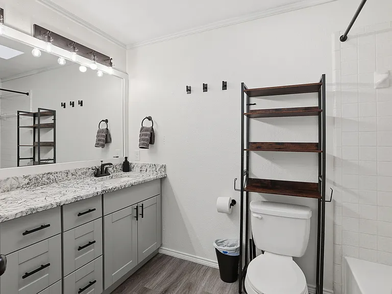 Collin Dr — Photo 2