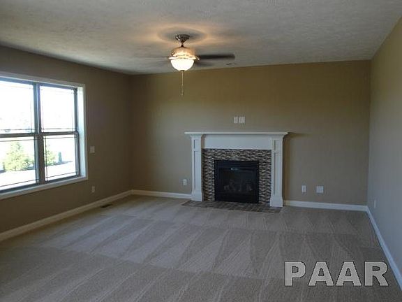 3rd image of 435 Garnet Dr