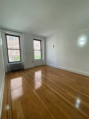 Rented by Peter R. Hungerford, LREB | media 21