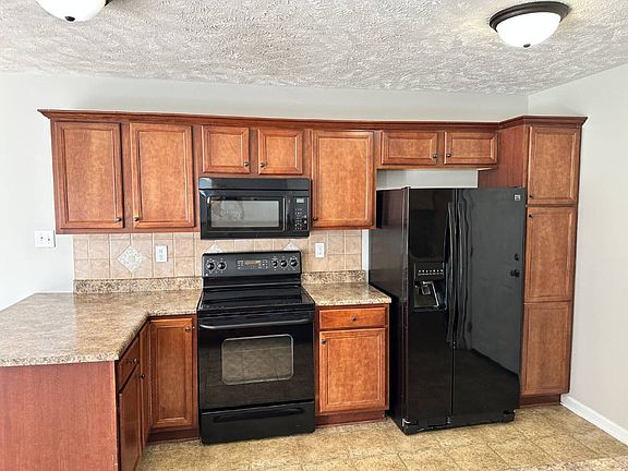 4th image of 345 Belmont Dr