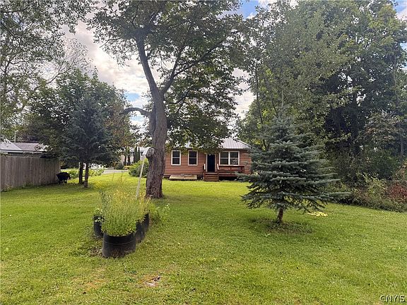 4th image of 206 Woolsey St