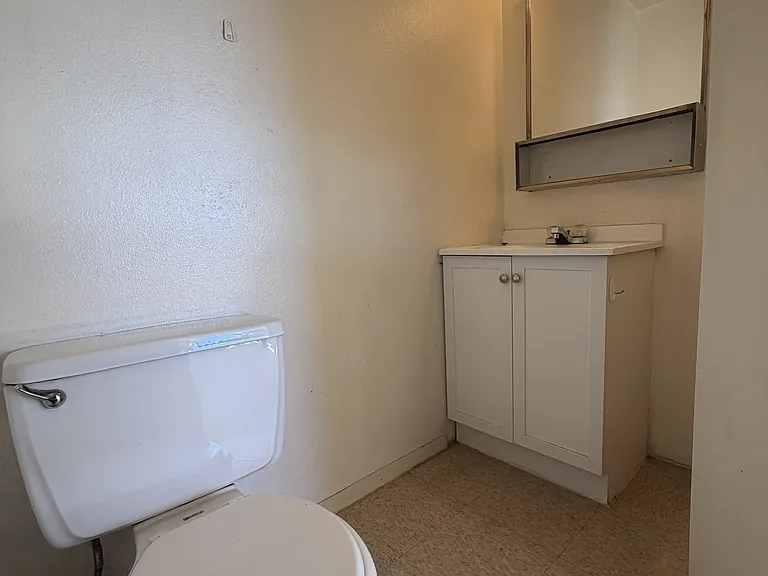 127 N Fillmore St — Photo 2