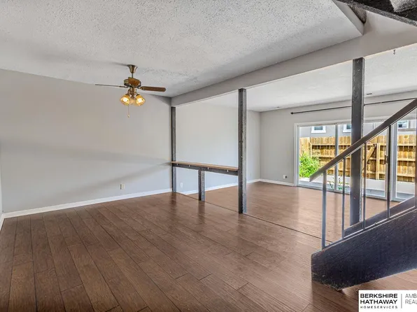 9023 Gary Cir, Omaha, NE 68138