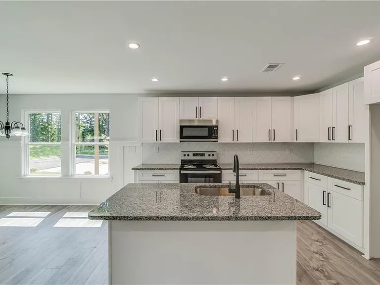 2389 Highpoint Rd #A — Photo 8