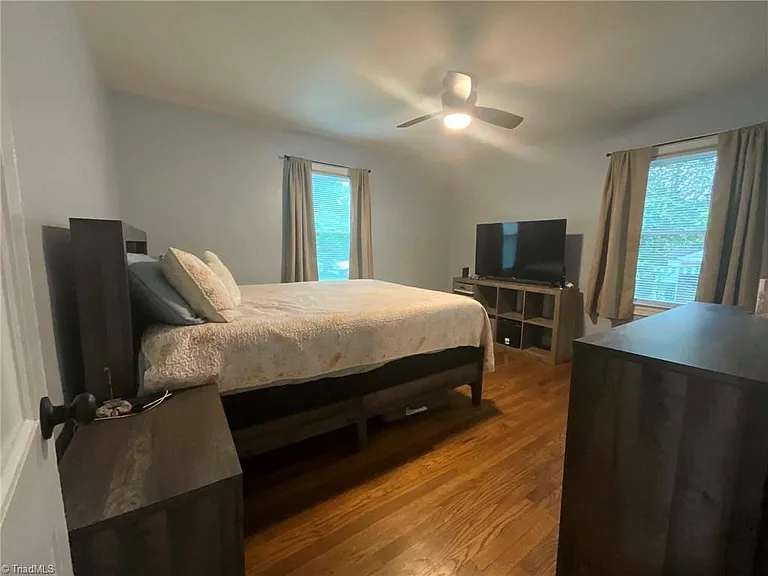 1712 N Mebane St — Photo 25