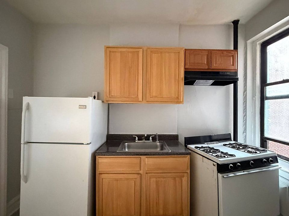 1st image of 160-166 Ellis Ave #307