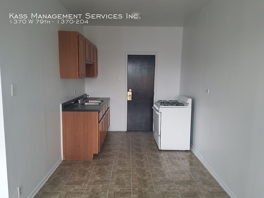 1st image of 1370 W 79th St #1370204