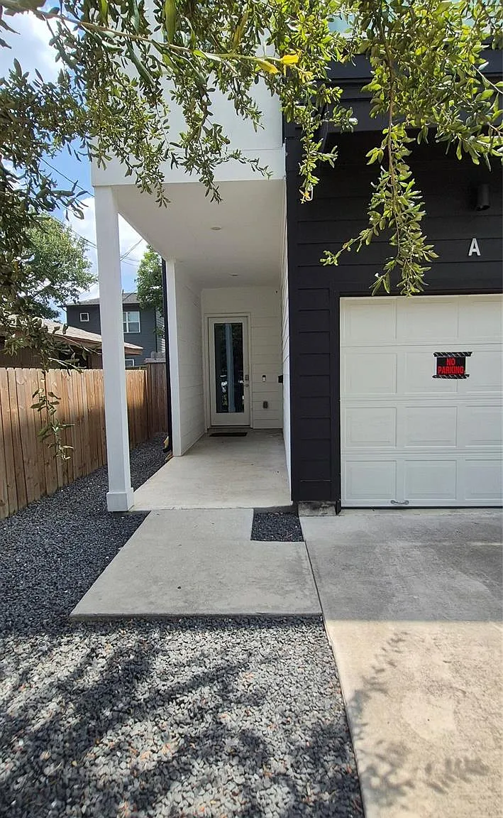 3 bed, 2.5 bath, 1480 sqft, $3,400 — Photo 3