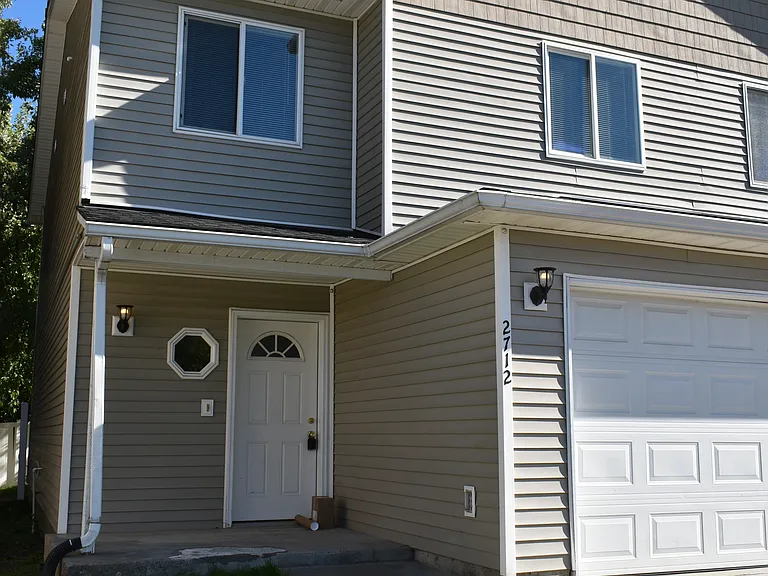 2712 N Fox Rd — Photo 1