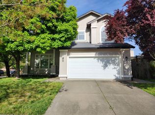 2056 Peterson Ln, Santa Rosa, CA 95403