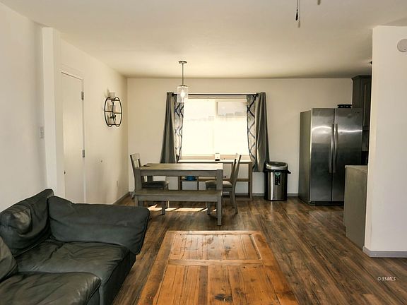 5th image of 1033 W Bataan Ave