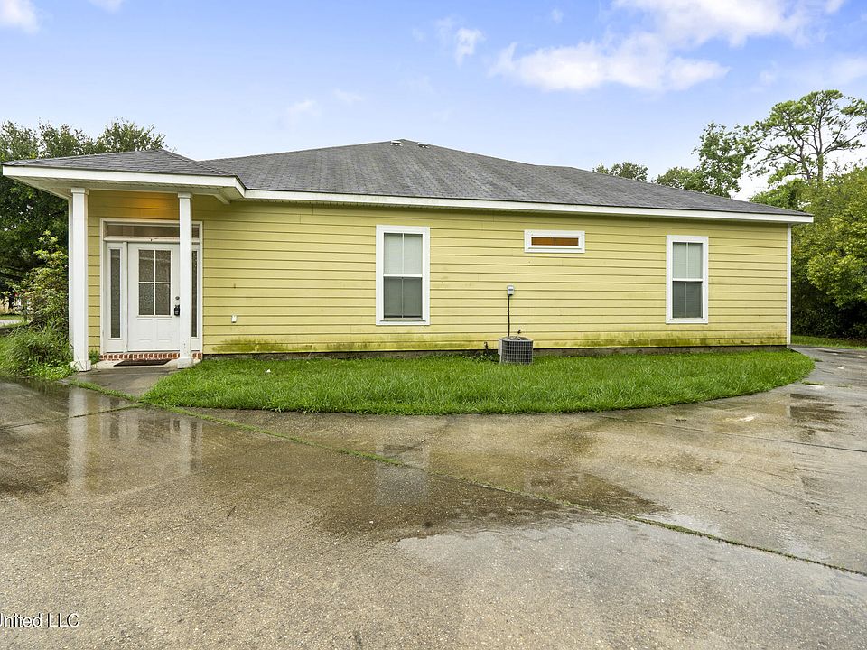 1st image of 132 Earle Taylor Ln