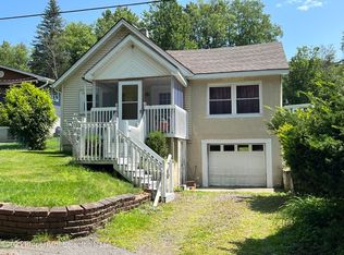 412 Willowbrook Rd, Clarks Summit, PA 18411