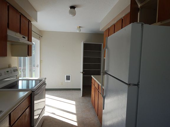 5th image of 23851 Newellhurst Pl NE Unit A