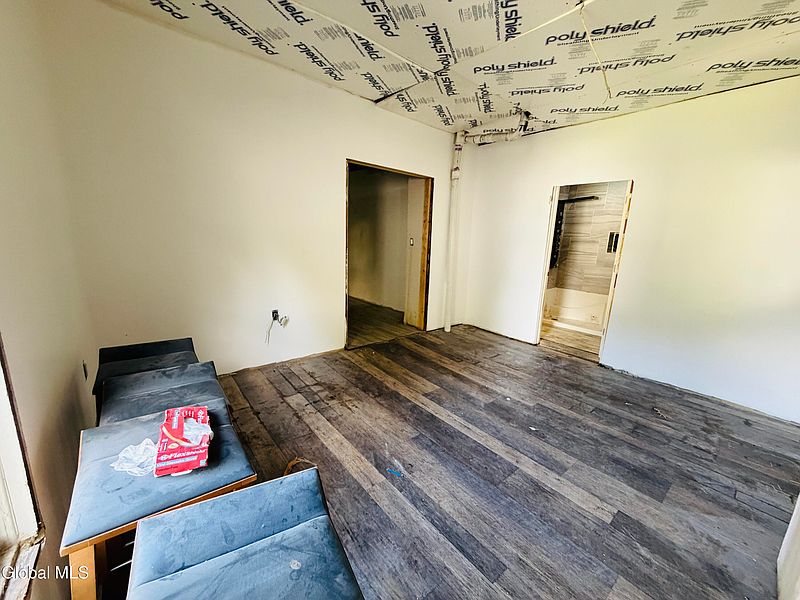 3rd image of 92 Forbes Street