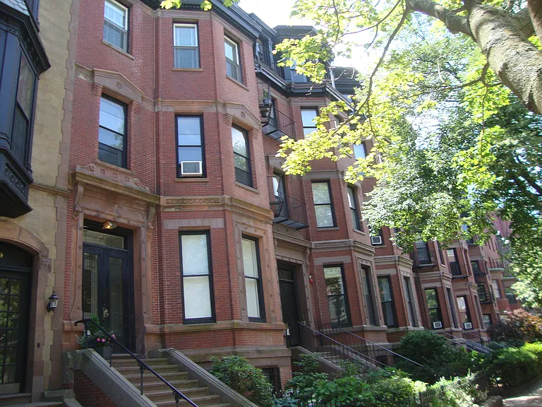 271 Beacon St #2 — Photo 1