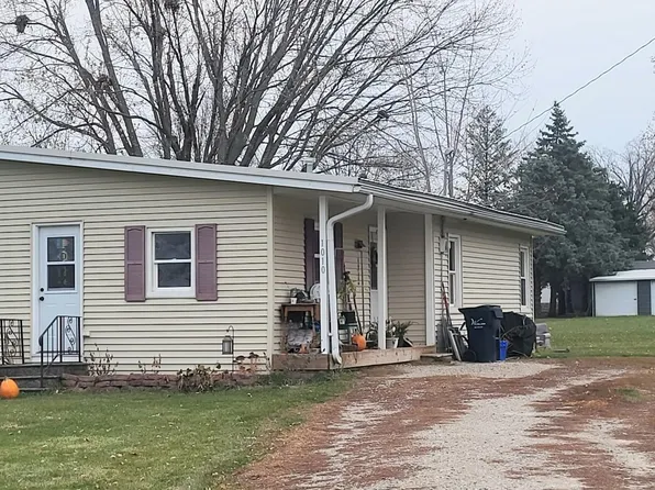 1010 Cedar St, Wilton, IA 52778