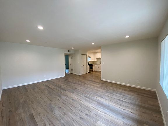 5th image of 405 Ivy St #215