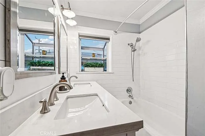 835 N Pine St — Photo 24