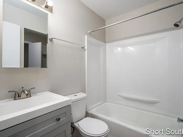 Lakewood Apartments — Photo 15