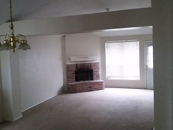 3rd image of 322 Lake Texoma Dr