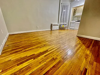 Rented by R New York