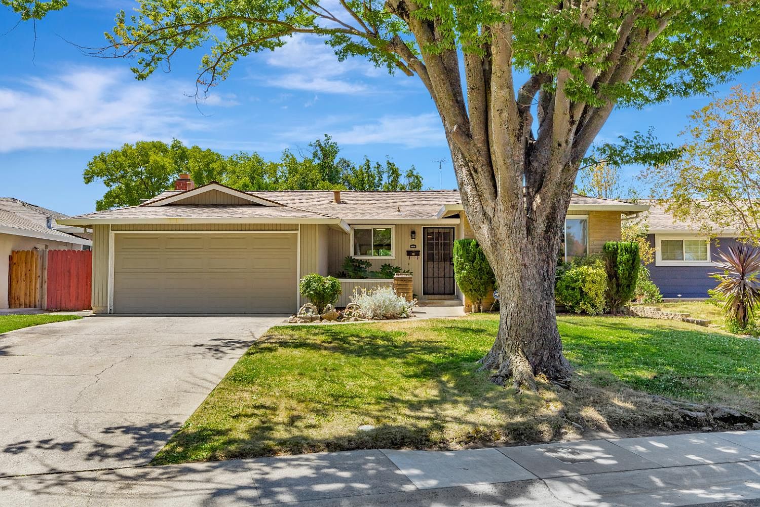 8808 Fallbrook Way, Sacramento, CA 95826 | Zillow