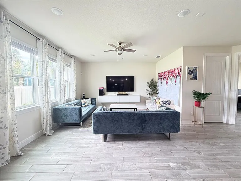 4404 Foggy Oak Ln — Photo 8