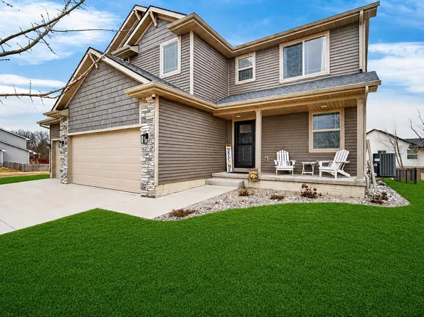 6510 Sunlight Dr, Pleasant Hill, IA 50327