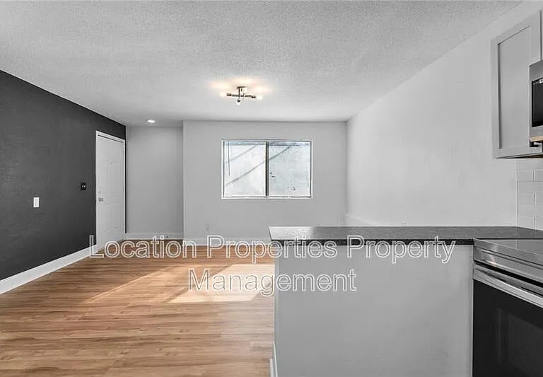 1502 W 25th Ct #D3 — Photo 10