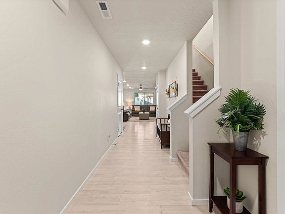 3rd image of 10636 N Paiute Dr
