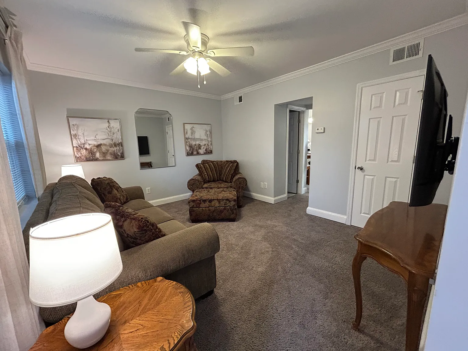 2 bed, 1008 sqft, $1,700 — Photo 3