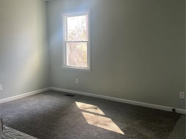 1215 Patrick Dr — Photo 13