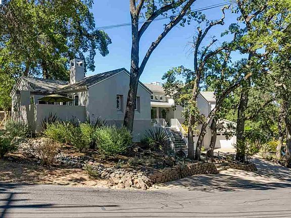 2nd image of 78 Castlewood Dr