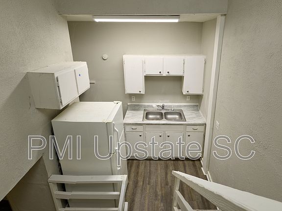 2nd image of 181 N Fairview Ave Unit C