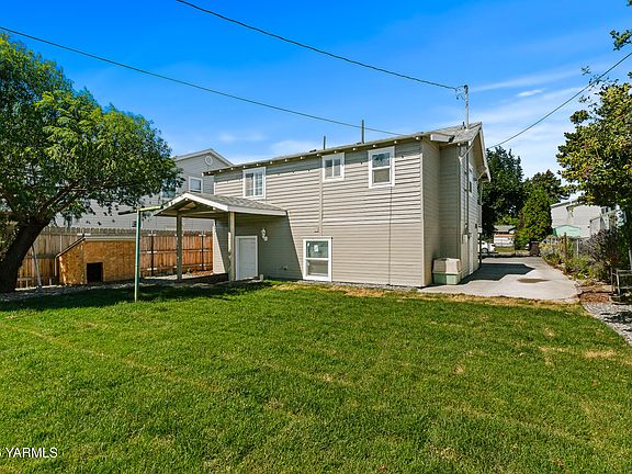 5th image of 909 N 10th Ave